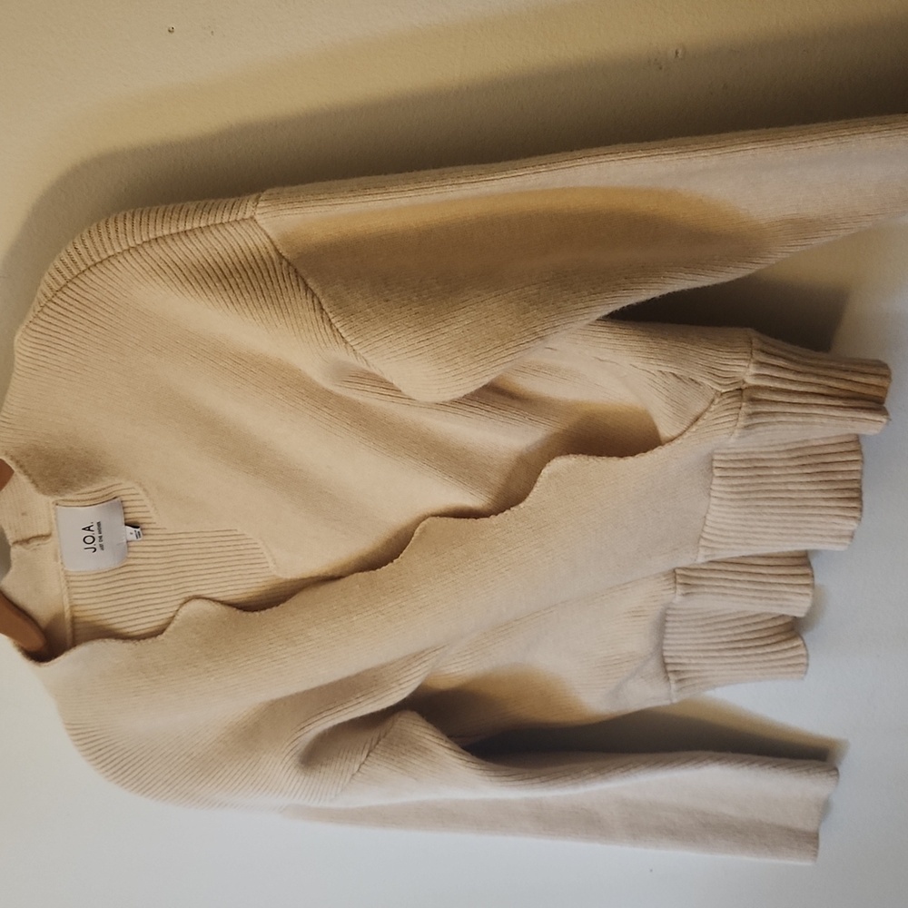 J.O.A Cream Scalloped Wrap Crossover Vneck Knit Sweater, Size S - Picture 6 of 6